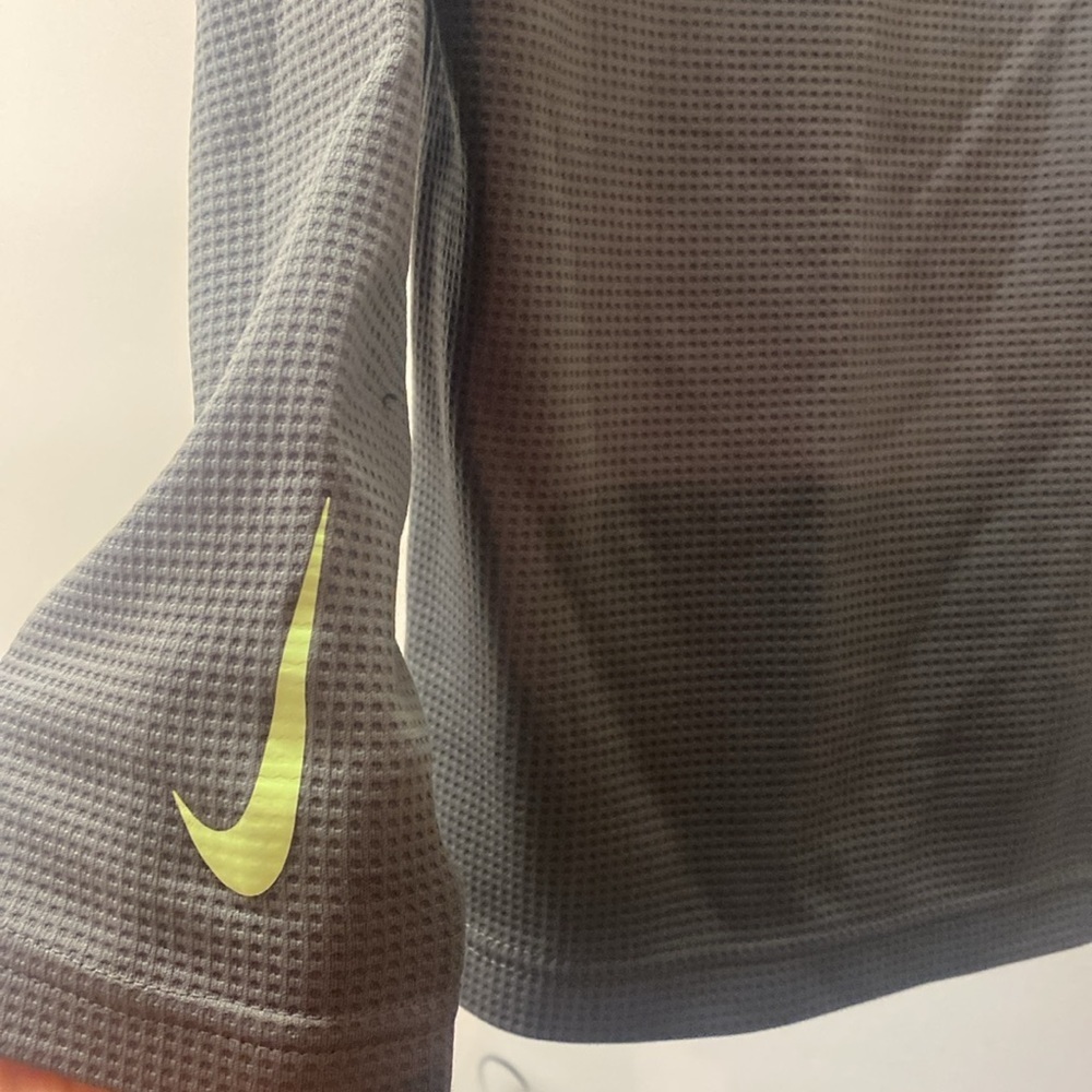 Dri-fit Nike long sleeve tee - Picture 3 of 5